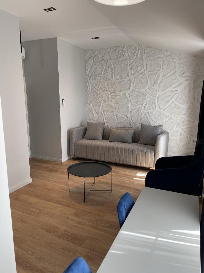 Lungomare Apartments Petrovac Bagian luar foto