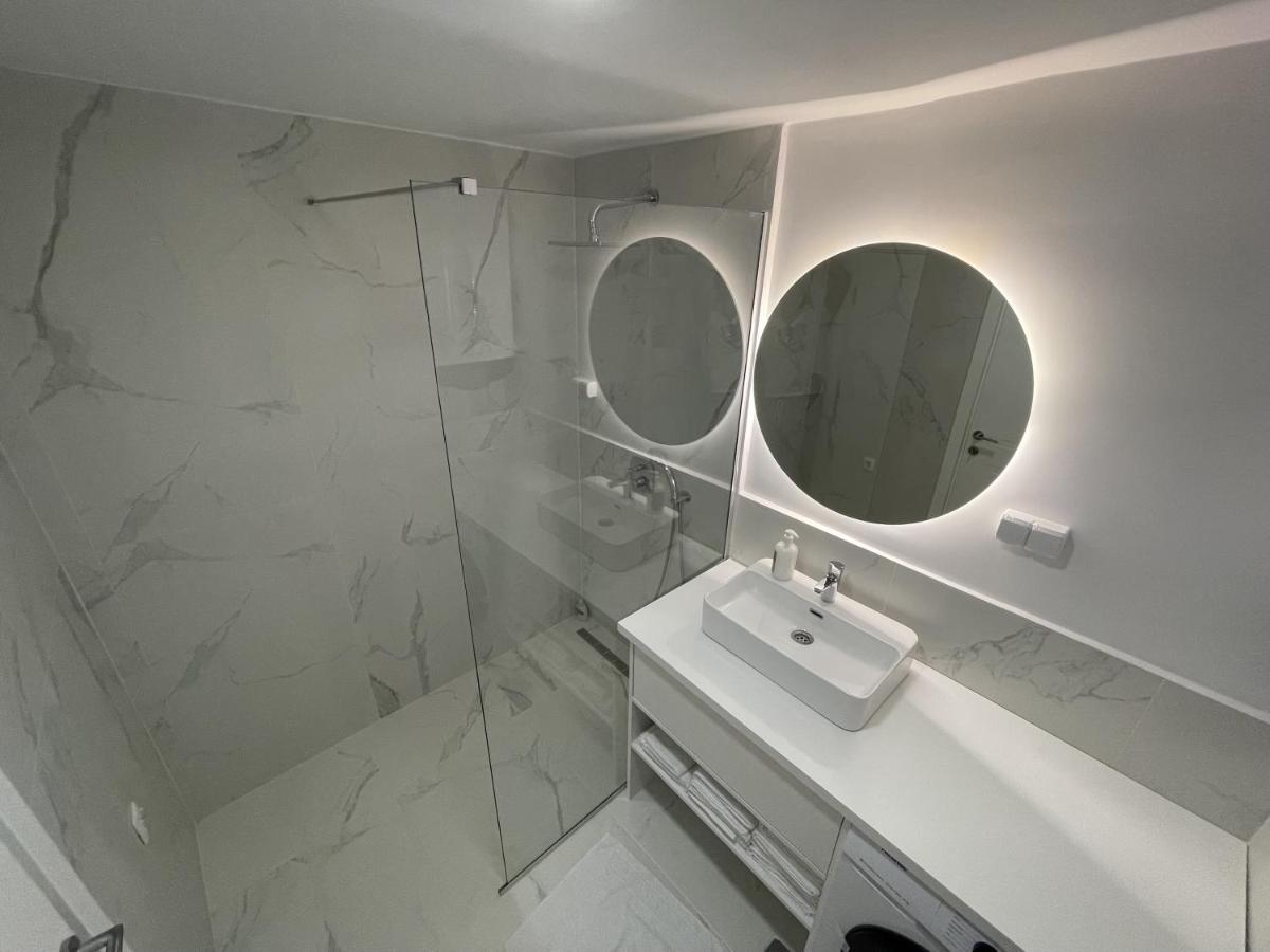 Lungomare Apartments Petrovac Bagian luar foto