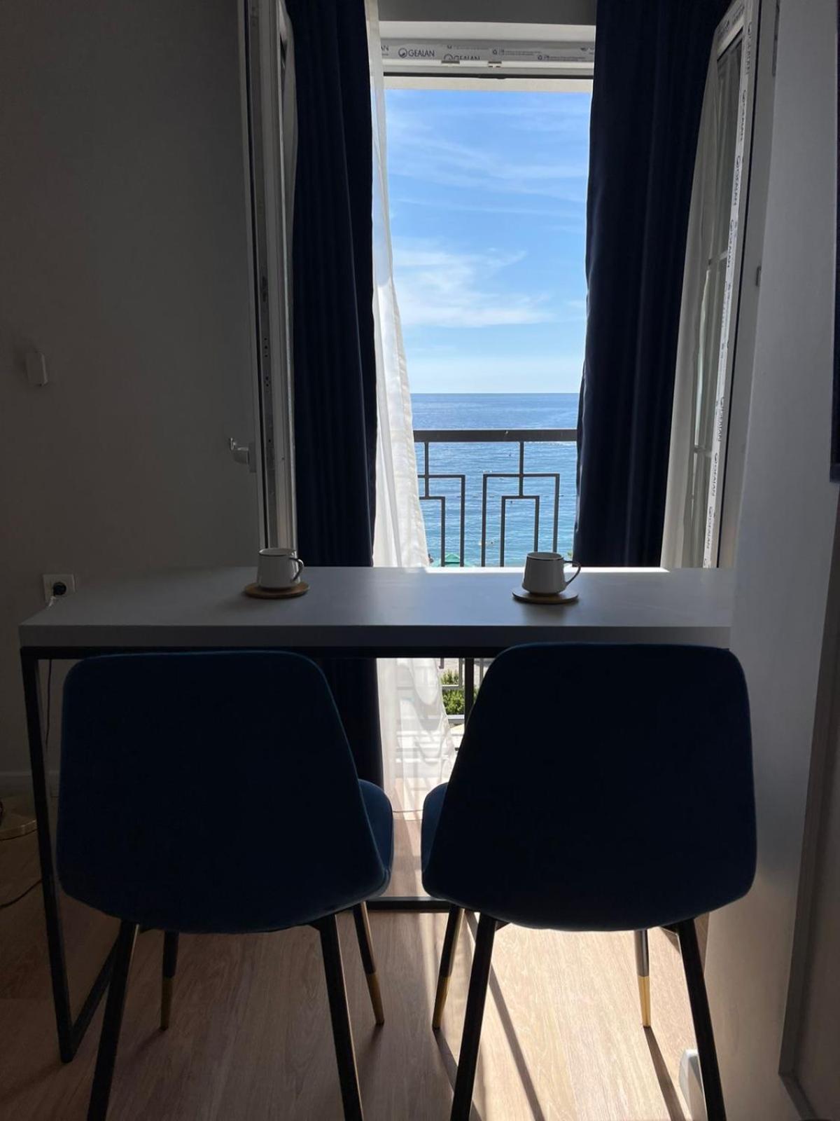 Lungomare Apartments Petrovac Bagian luar foto