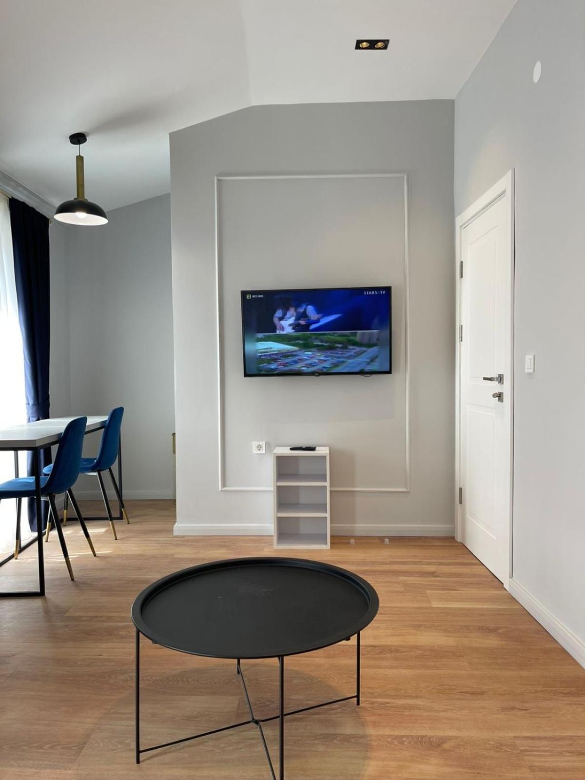 Lungomare Apartments Petrovac Bagian luar foto